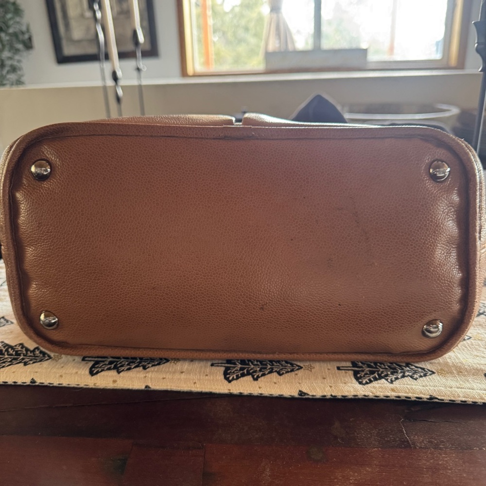 CHANEL Pebbled Leather Shoulder Bag- great condition Orig Price $4,300 - Picture 4 of 14